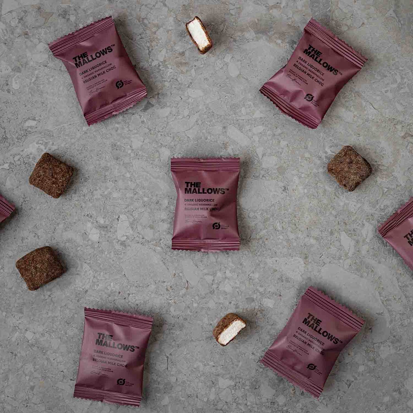 DARK LIQUORICE FLOWPACKS – MARSHMALLOWS WITH LIQUORICE - 240G